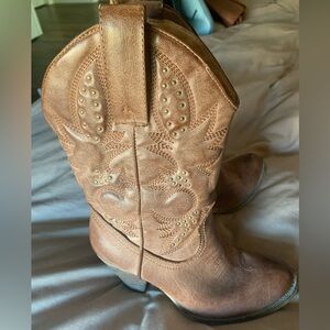 Tan cowgirl boots- Very Volatile